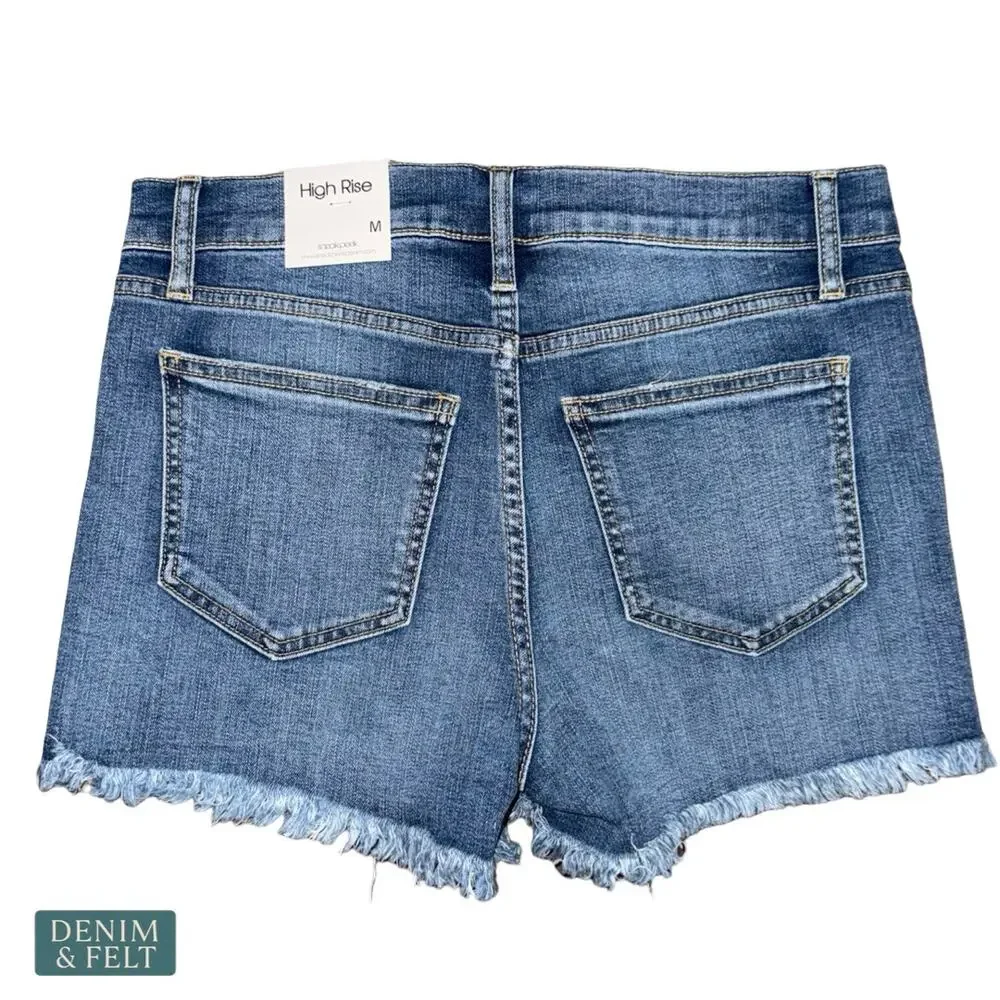 NEW Sneak Peek High Rise Denim Shorts Medium Wash Raw Hem Distressed‎ Summer MED